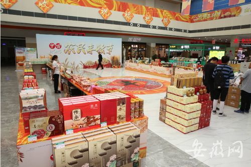 农产品搭上高速服务区快车，千余种扶贫产品入驻安徽高速服务区200多家便利店